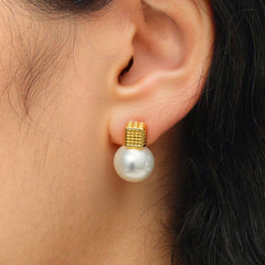 RSNY Diamond Pattern Pearl Stud Earrings - R2064B