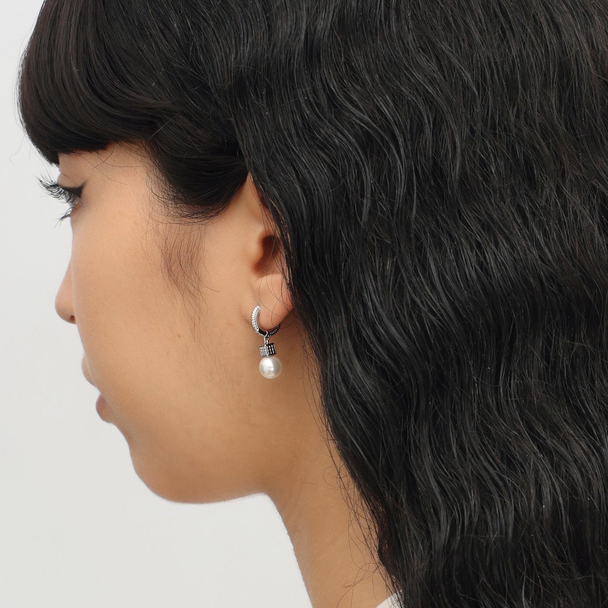 RSNY diamond pattern pearl earrings - R2065A