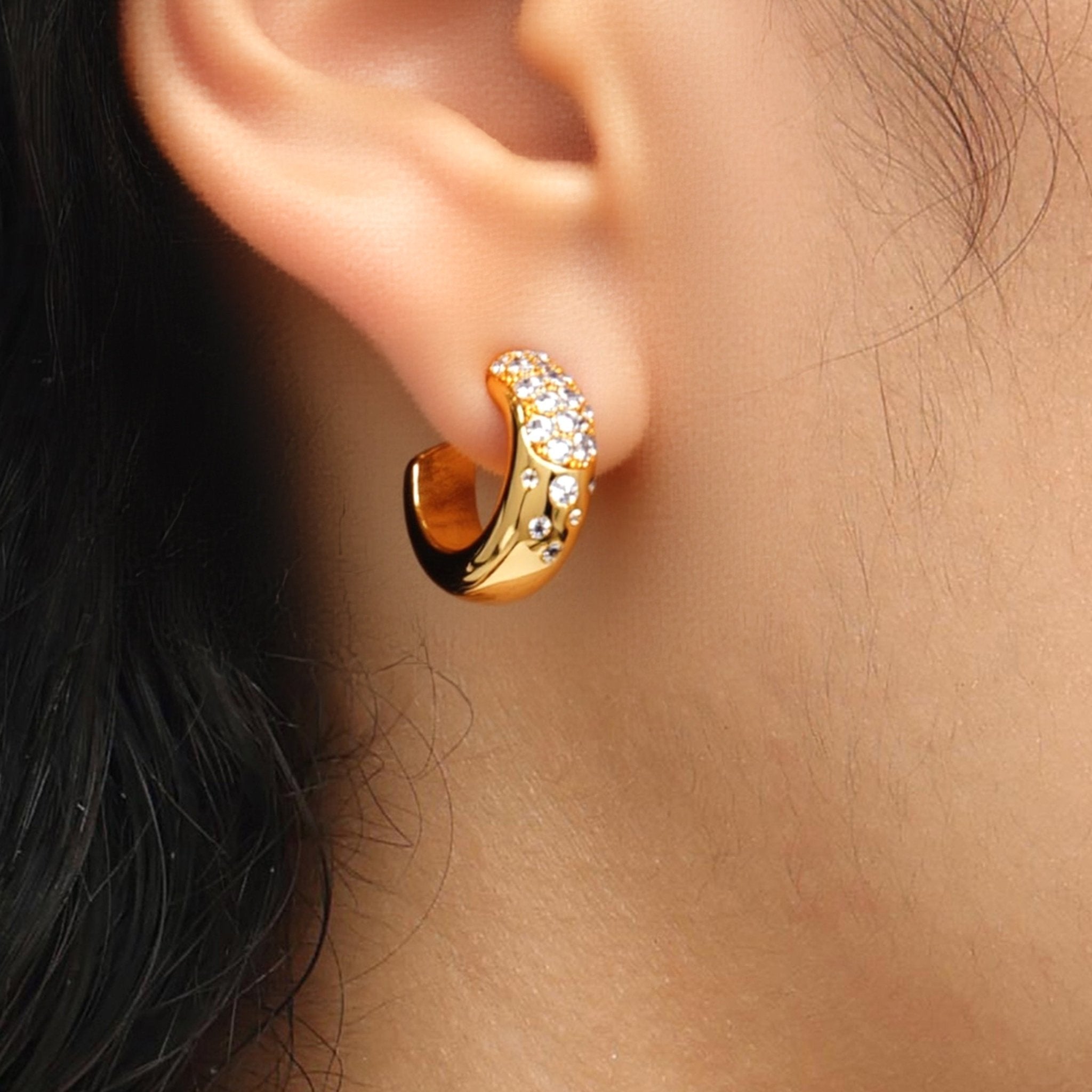 RSNY Minimalist Crystal Diamond Earrings - R2211B