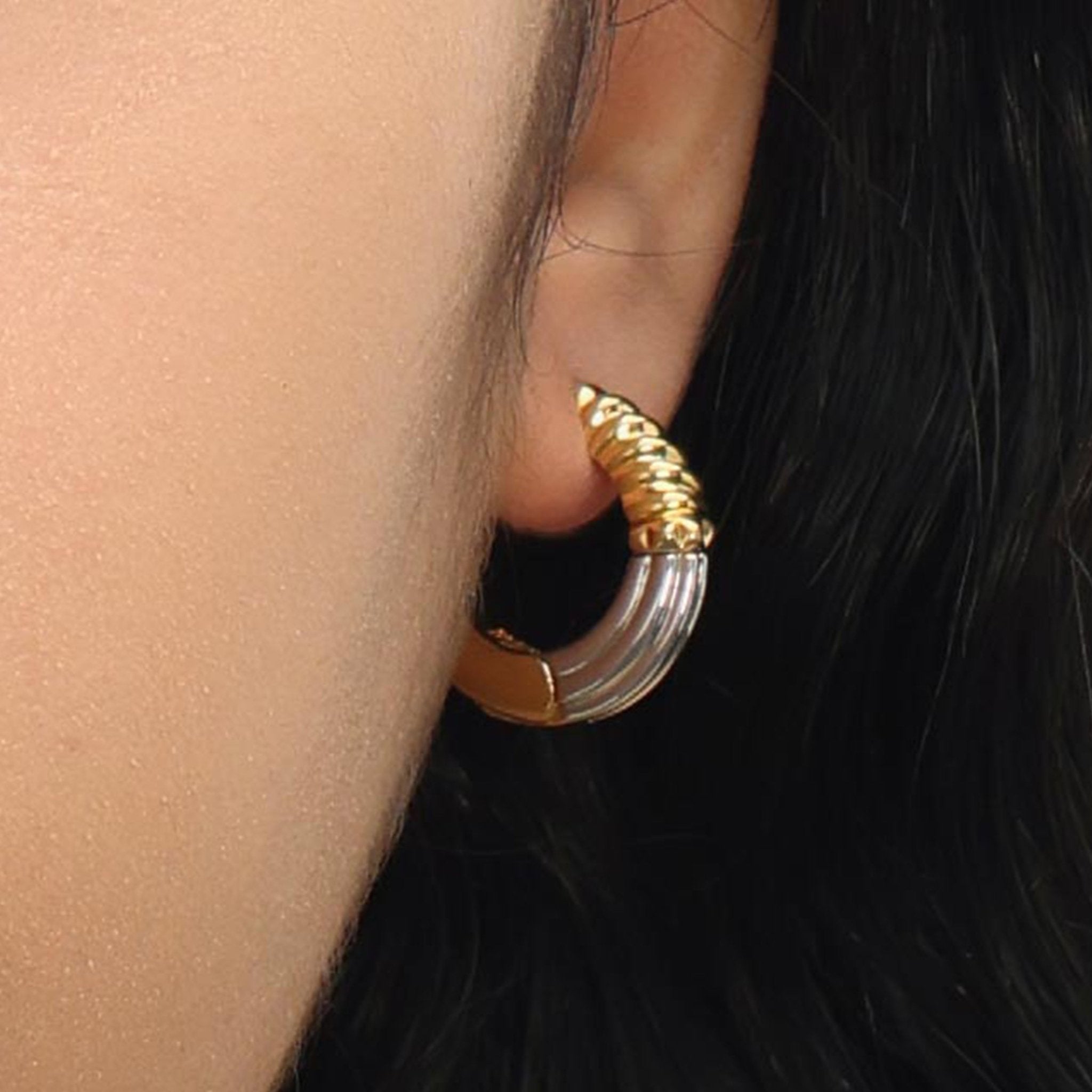RSNY Roman stitching texture earrings - R2045A