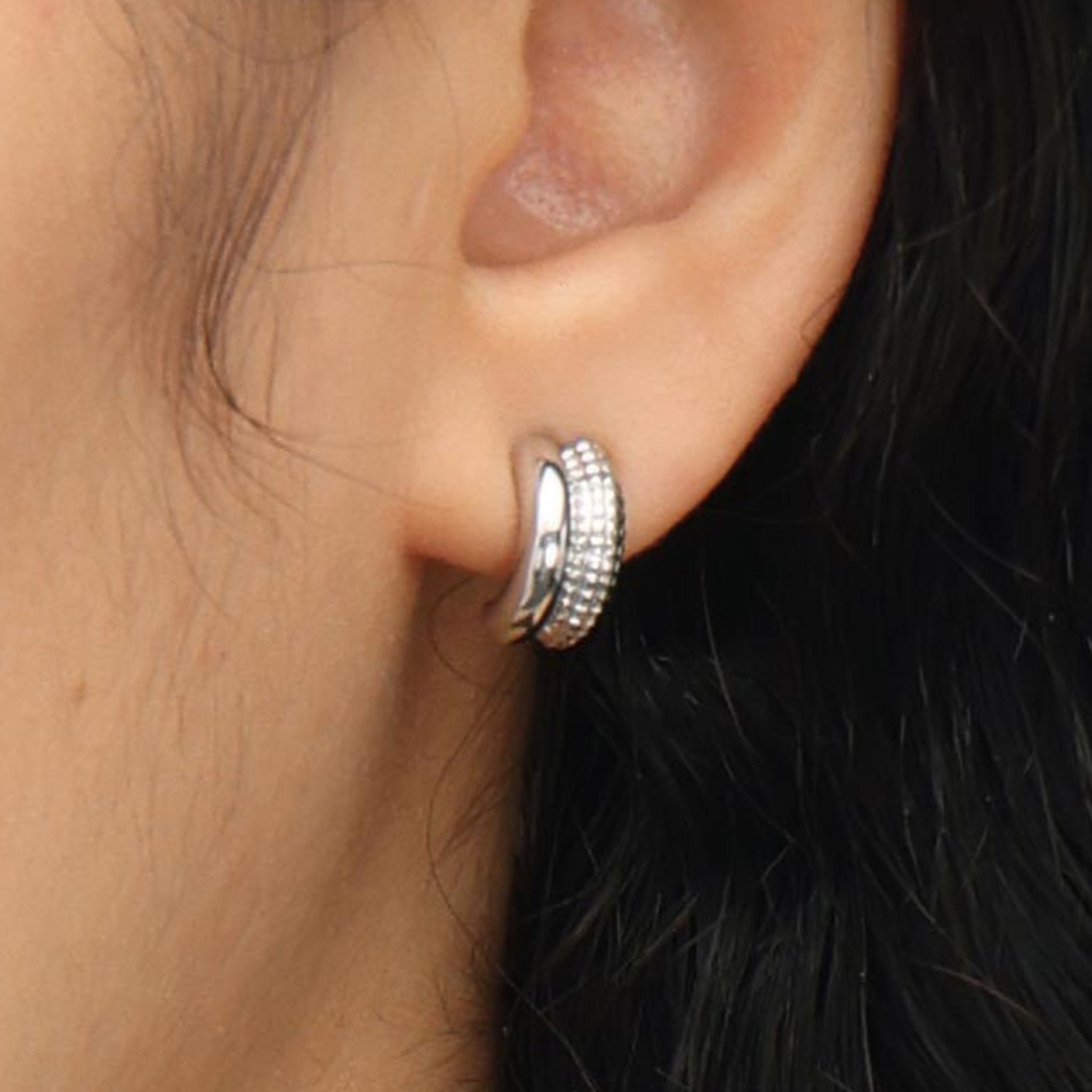 RSNY simple line earrings - R2052A