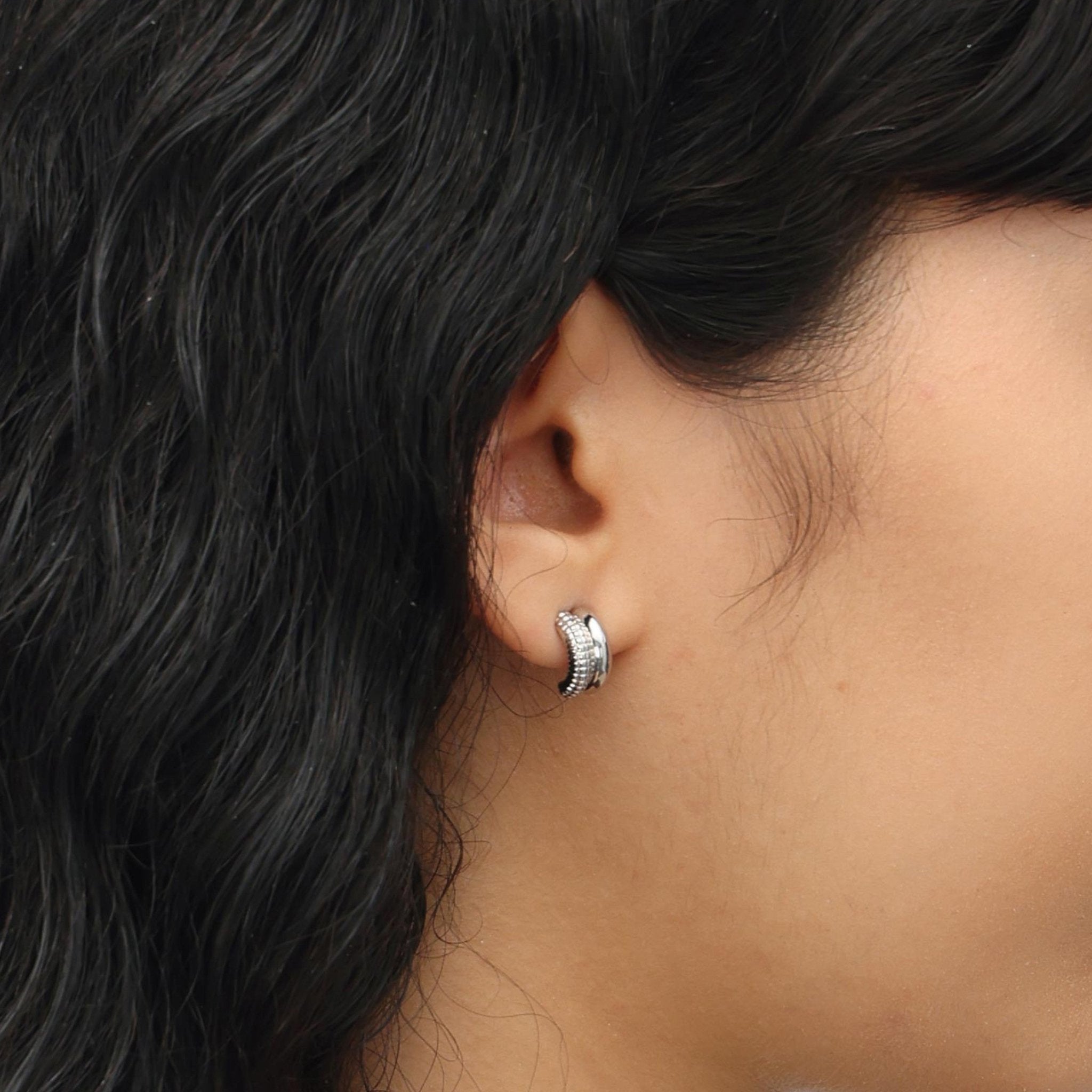 RSNY simple line earrings - R2052A