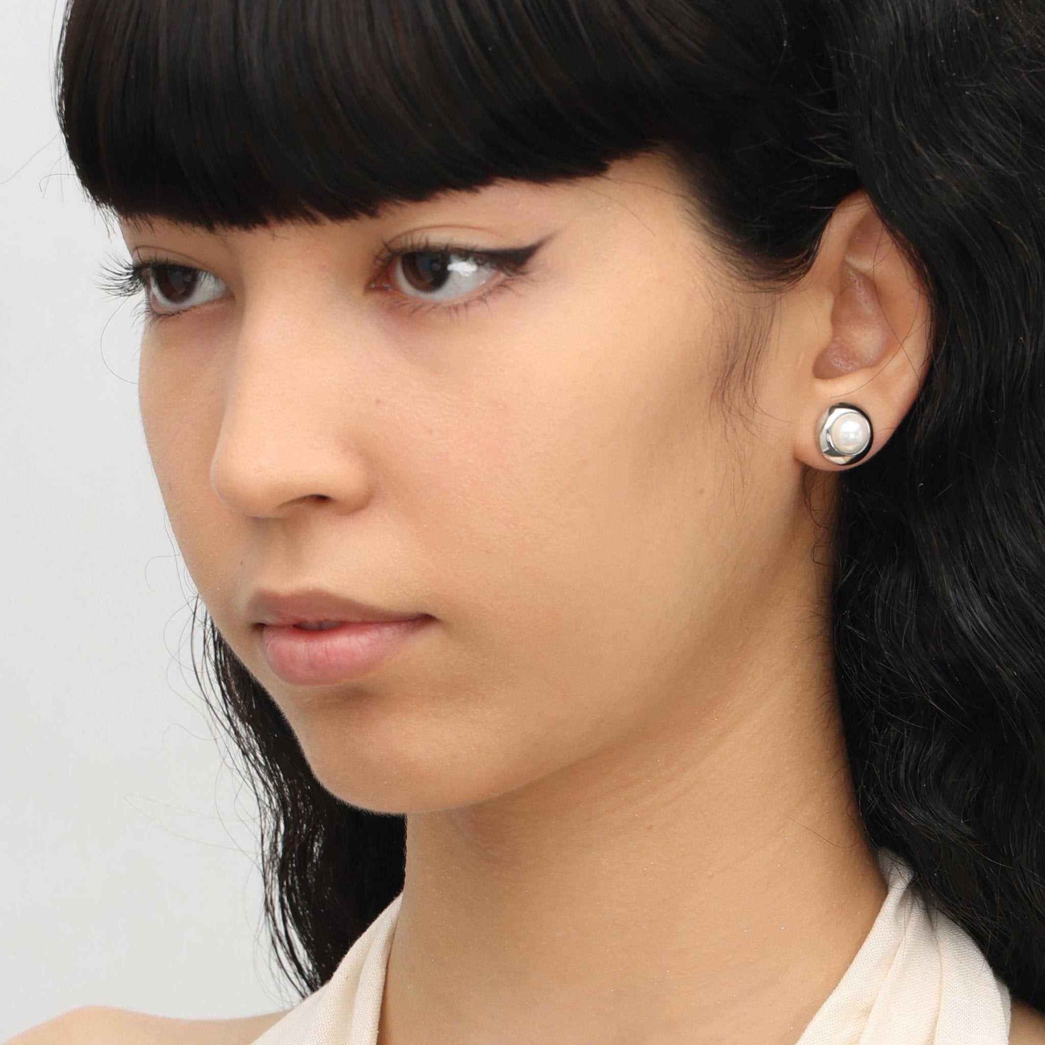 RSNY simple pearl stud earrings - R2046A