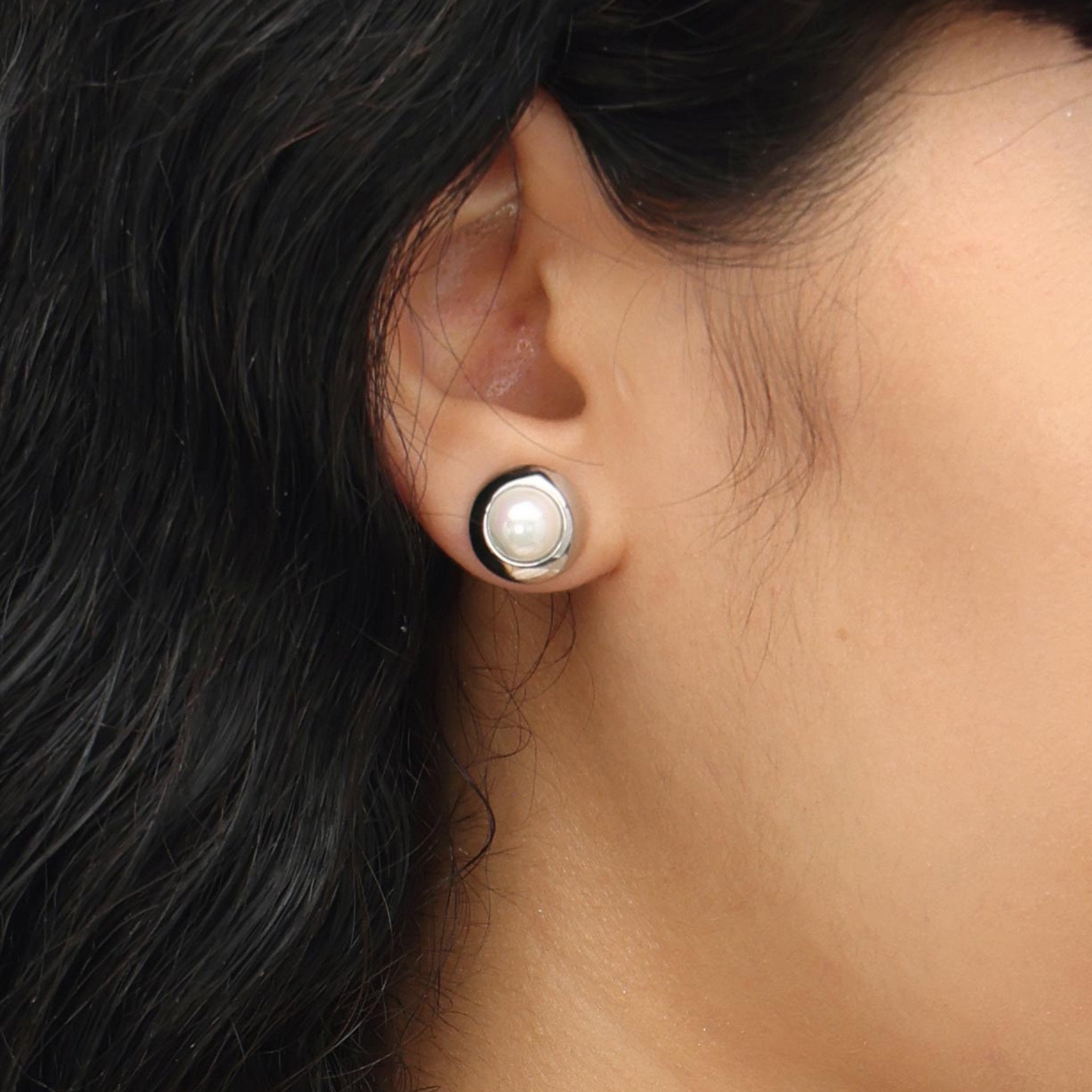 RSNY simple pearl stud earrings - R2046A
