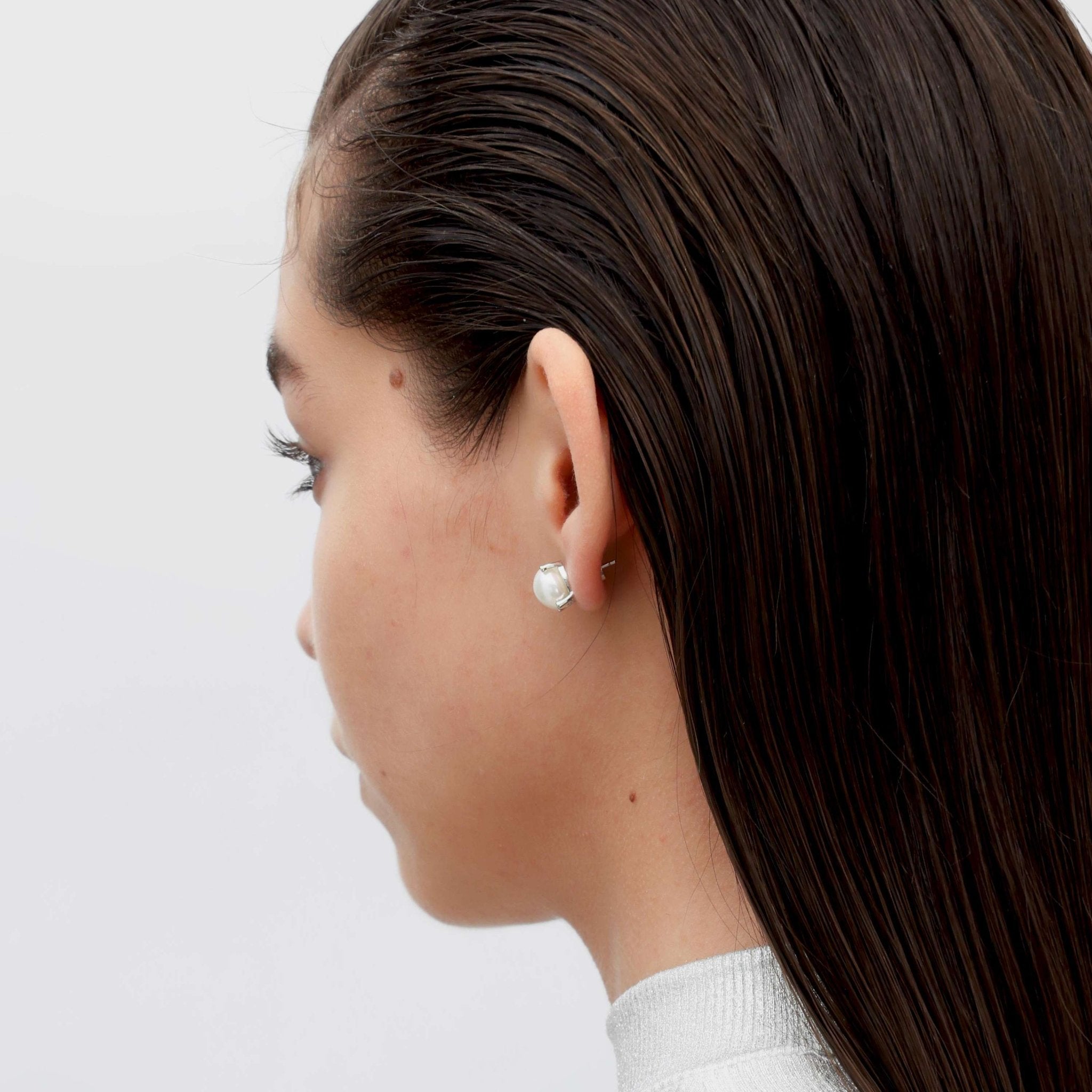 RSNY simple pearl stud earrings - R2173A