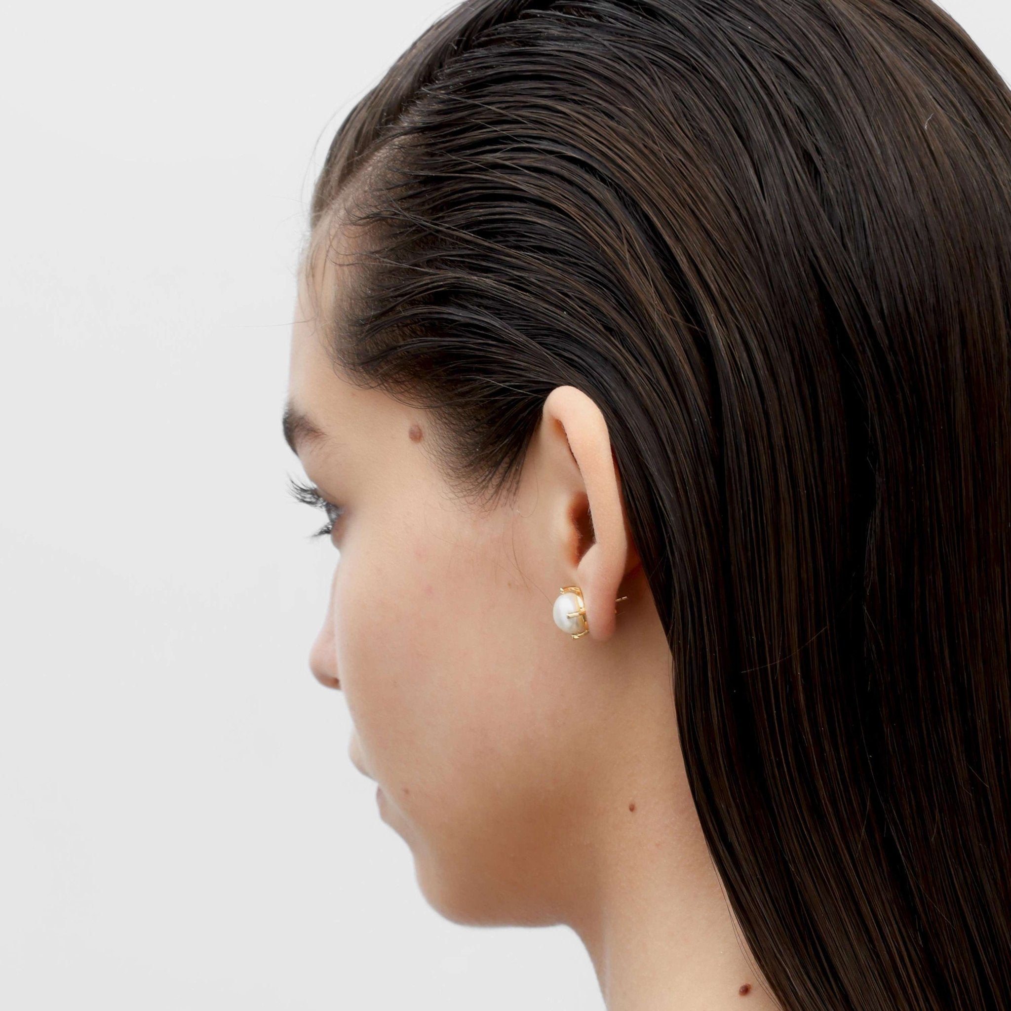 RSNY simple pearl stud earrings - R2173B