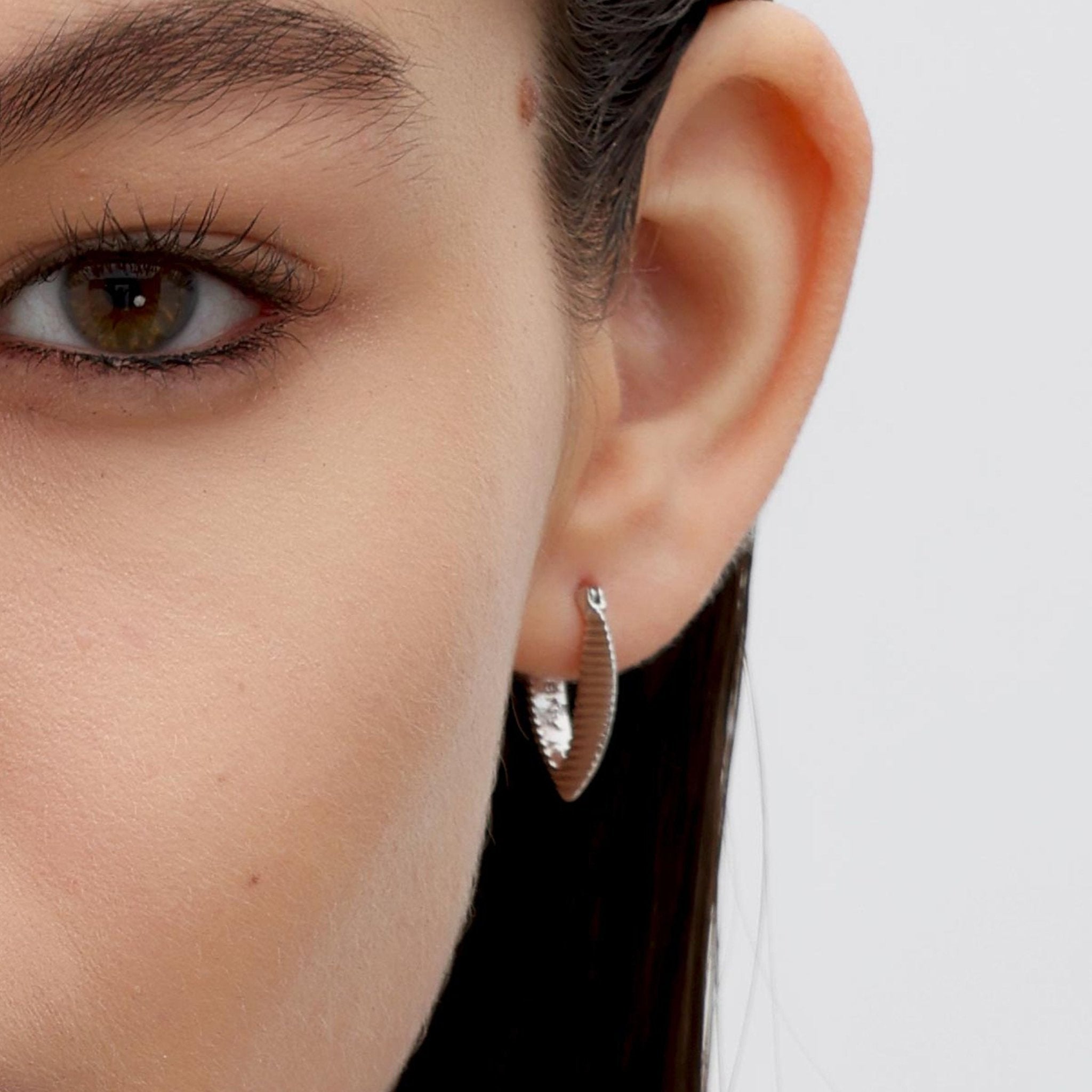 RSNY Simple Roman Earrings - R2149A