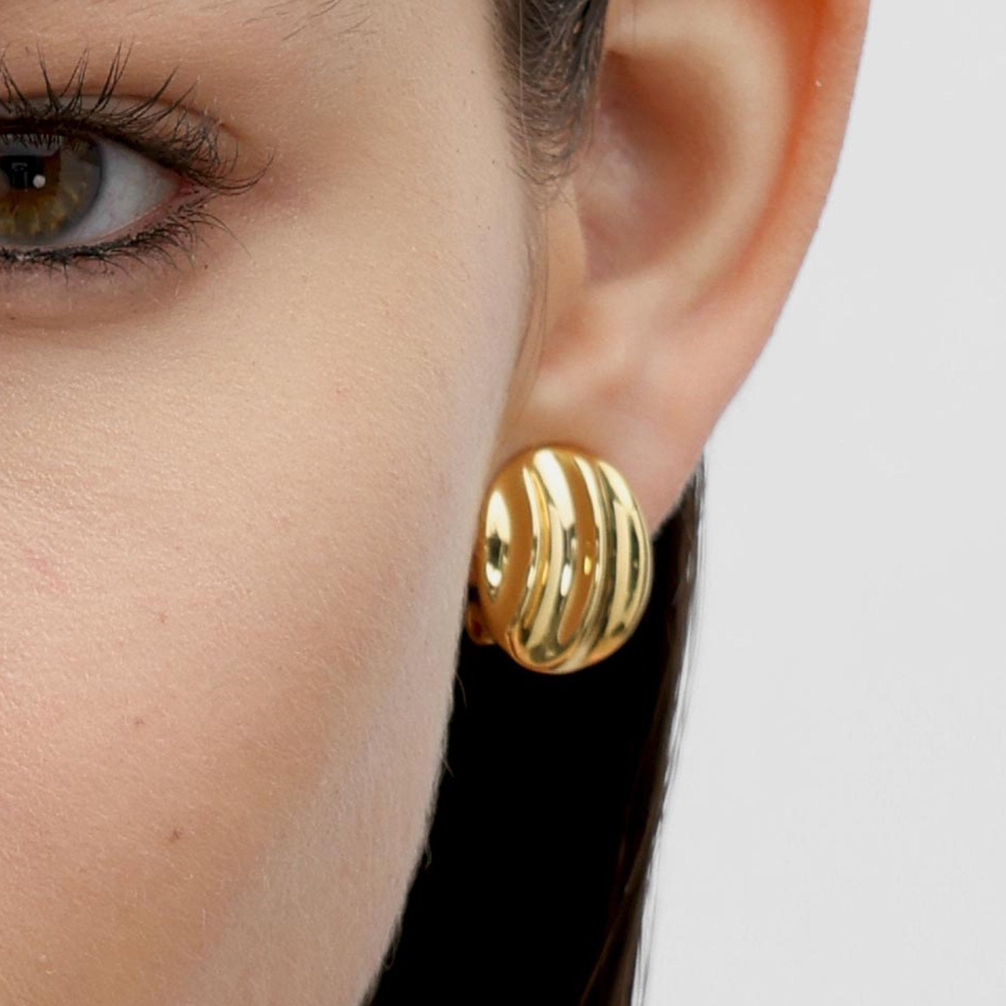 RSNY simple Roman stud earrings - R2125B