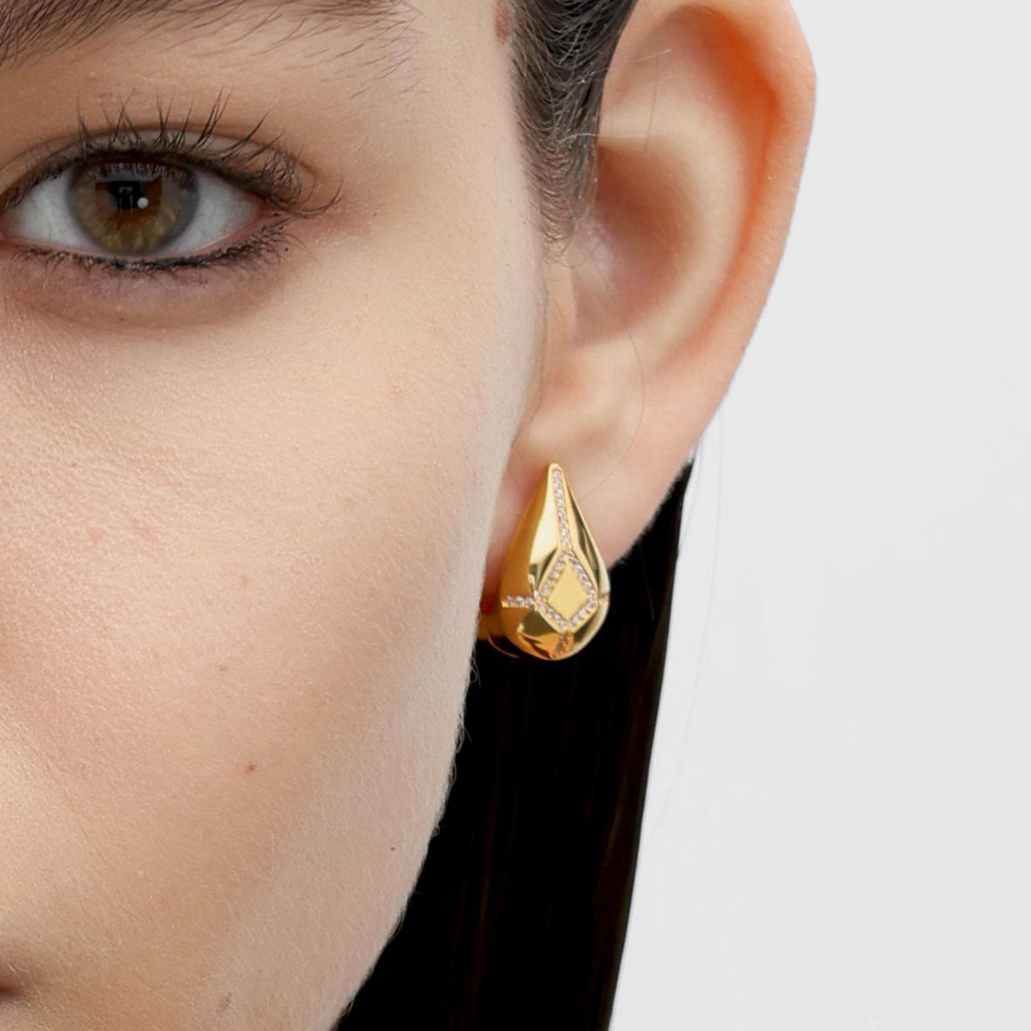 RSNY Water Drop Diamond Stud Earrings - R2112B