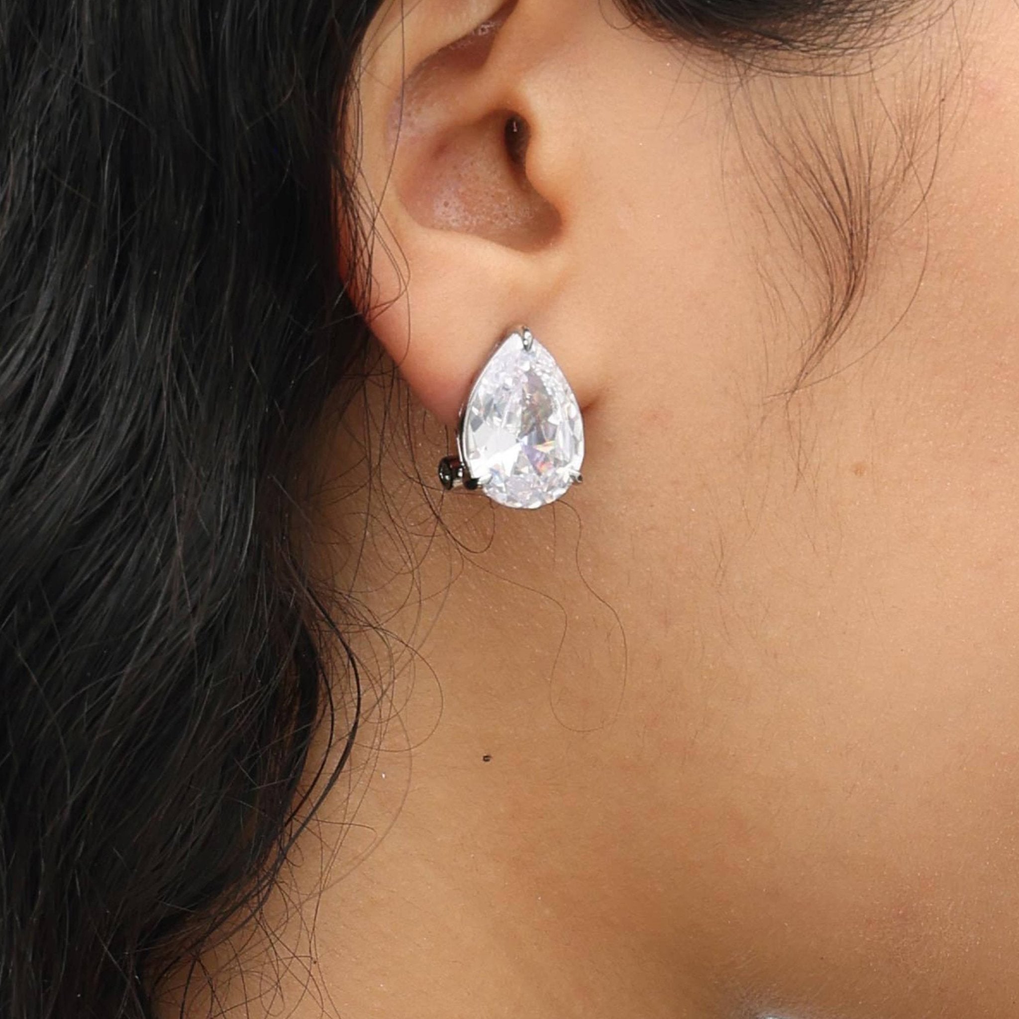 RSNY water drop shape diamond stud earrings - R2131A